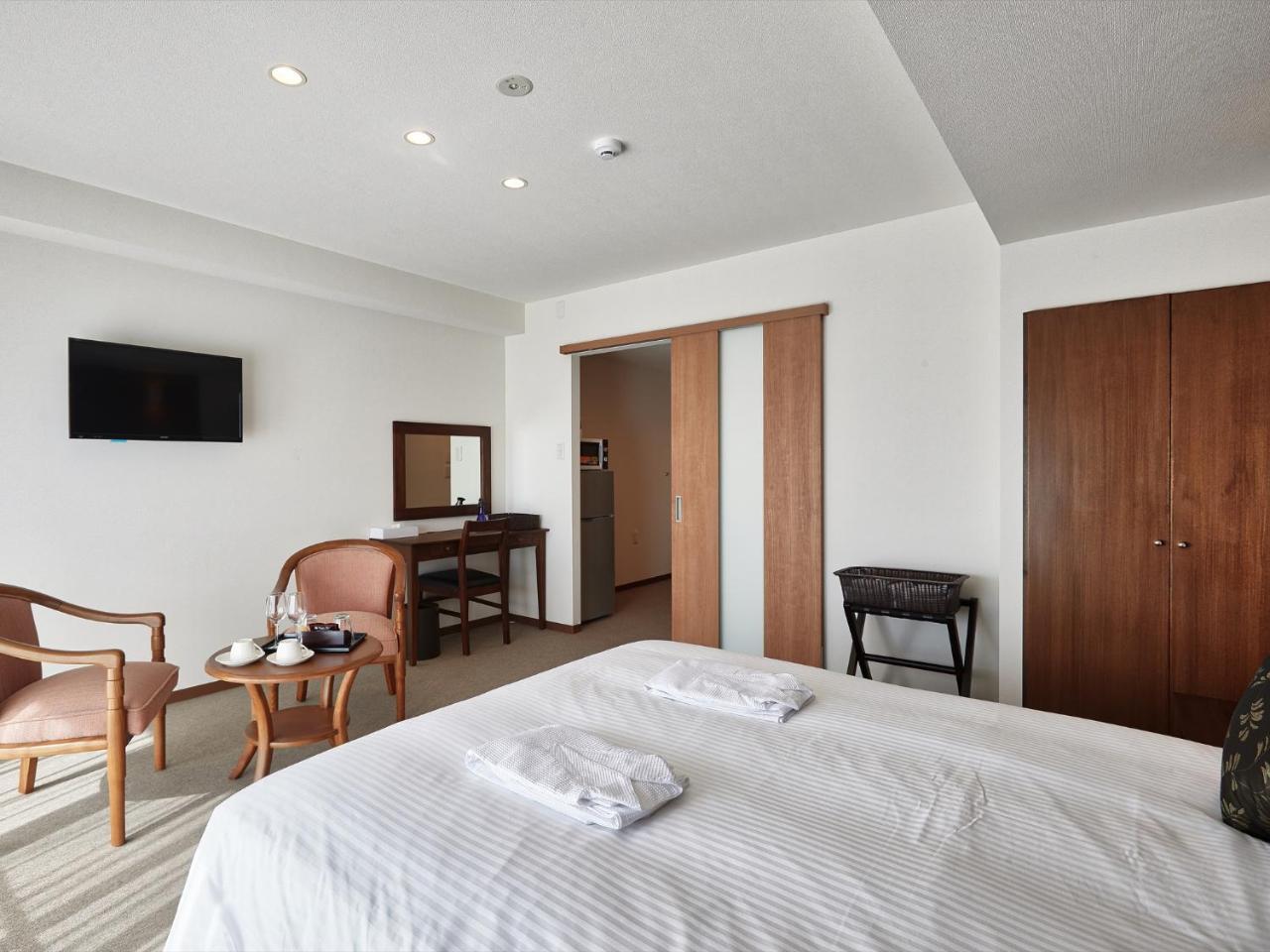 Creass Hotel Tsubogawa Marche Наха Экстерьер фото