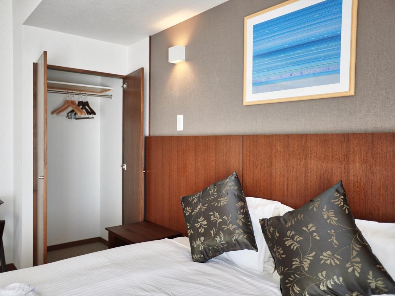 Creass Hotel Tsubogawa Marche Наха Экстерьер фото