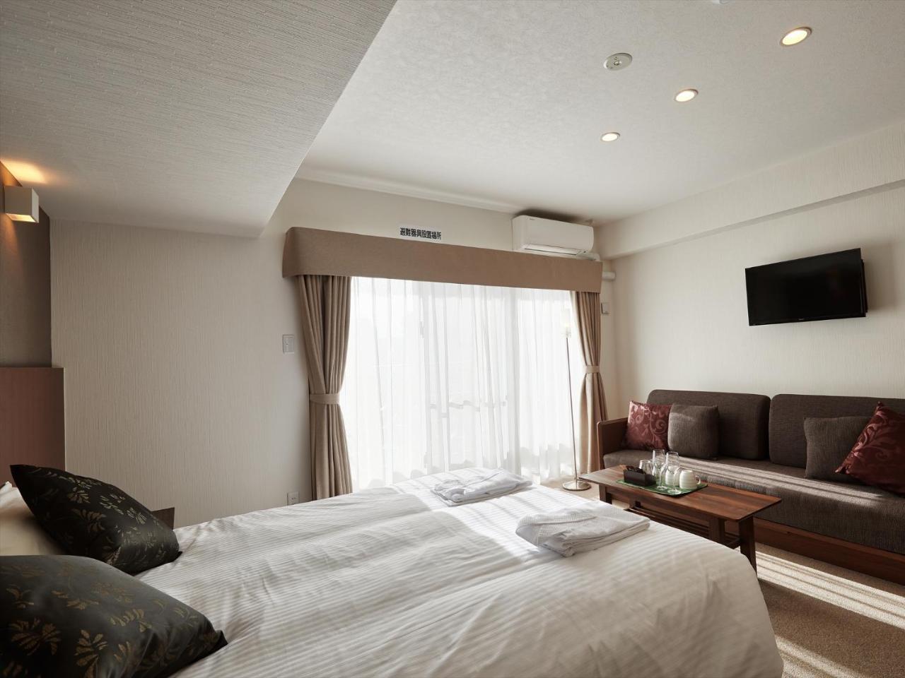 Creass Hotel Tsubogawa Marche Наха Экстерьер фото